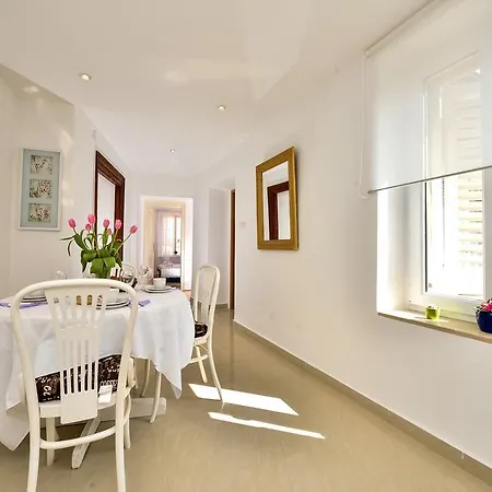 Apartment Luna *